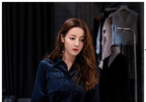 娱乐圈恋情吃瓜四字,揭秘明星背后的情感纠葛 第3张 娱乐圈恋情吃瓜四字,揭秘明星背后的情感纠葛 第3张