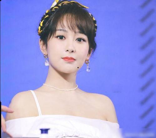 娱乐大爆料吴宣仪鹿晗,甜蜜互动引粉丝热议！”  第2张