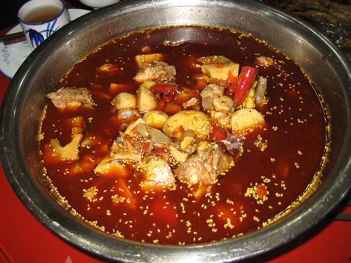 可可兔火锅炖兔仔视频爆料,可可兔火锅炖兔仔，美味背后的真相曝光！