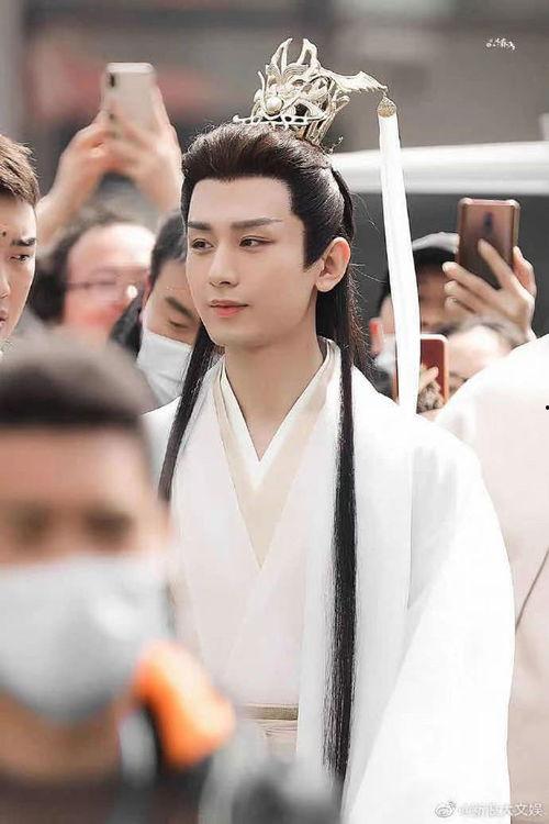 成毅和杨紫最新爆料视频,幕后故事与情感纠葛 第2张 成毅和杨紫最新爆料视频,幕后故事与情感纠葛 第2张